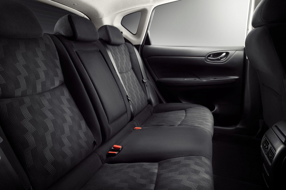 Nissan Tiida 2015 салон