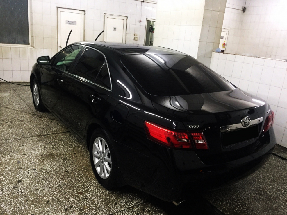 Toyota Camry 3.5 черная