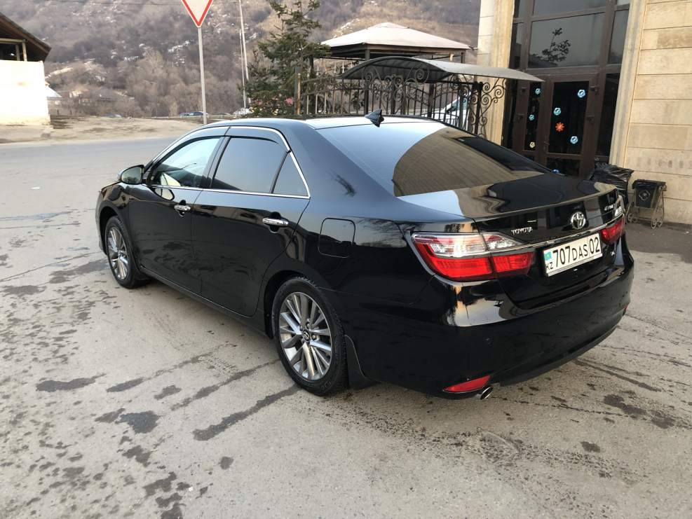 Toyota Camry 2015 черная 3.5