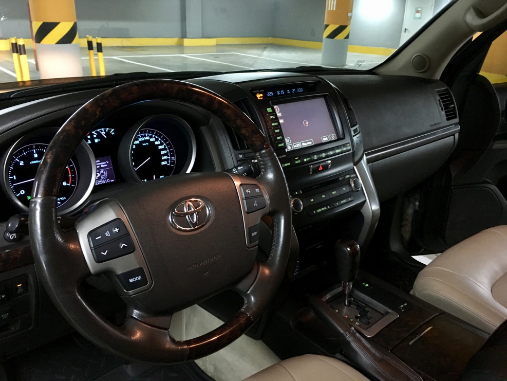 Toyota Land Cruiser 200 2019