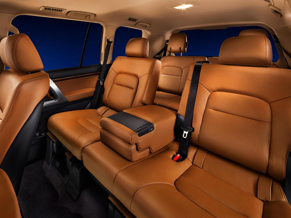 Toyota Land Cruiser 200 салон