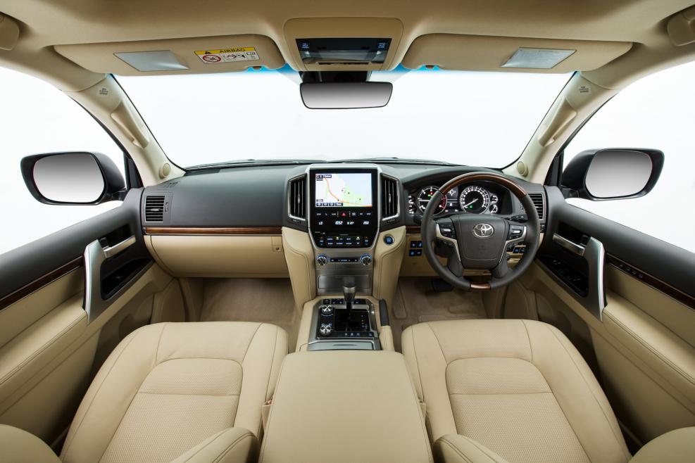 Toyota Land Cruiser 200 2012 салон
