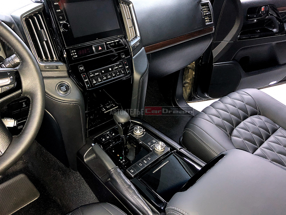 Toyota Land Cruiser 200 Executive Lounge 2019