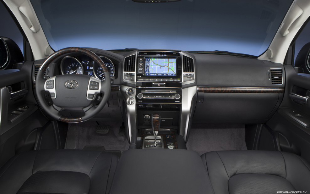 Toyota Land Cruiser 200 Interior