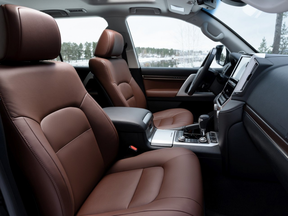 Toyota Land Cruiser 200 2016