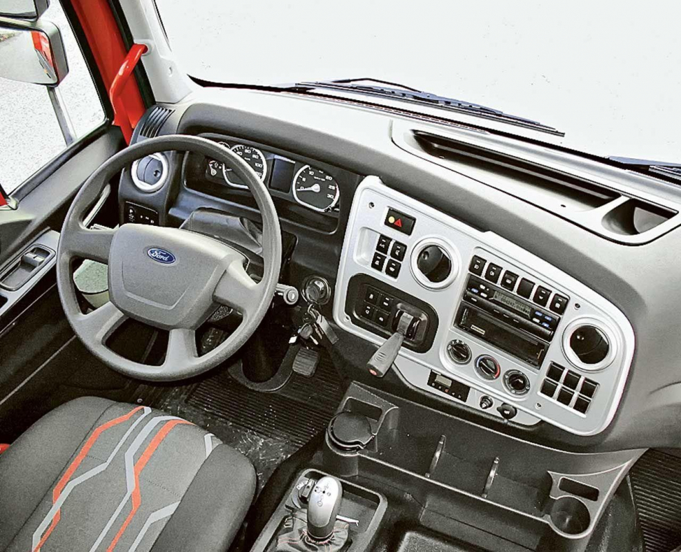 Ford Cargo 2021 салон