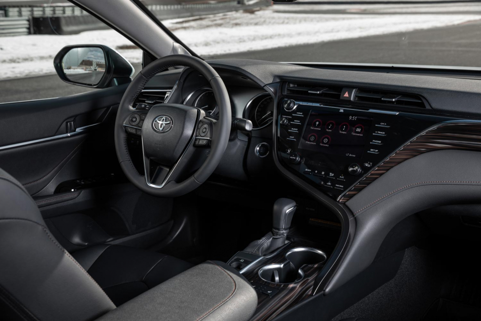Toyota Camry 2016 салон