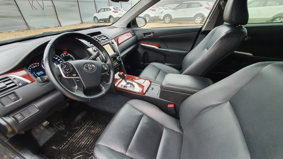 Toyota Camry 50 салон