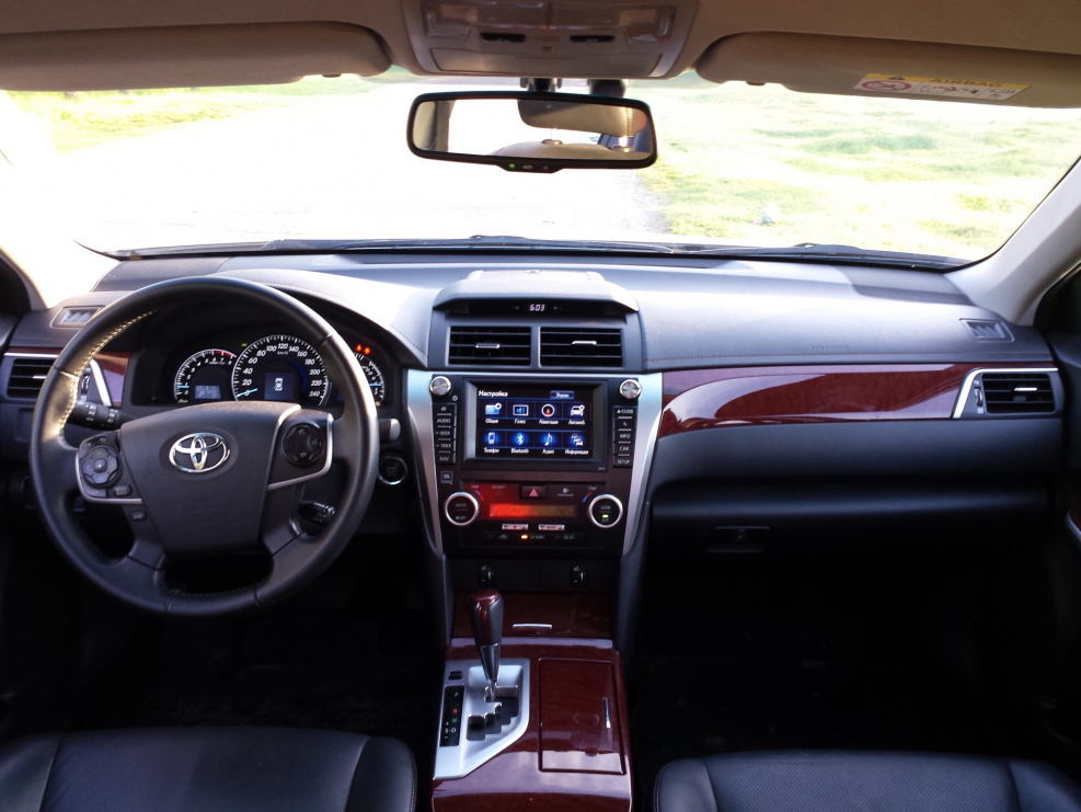 Toyota Camry 2019