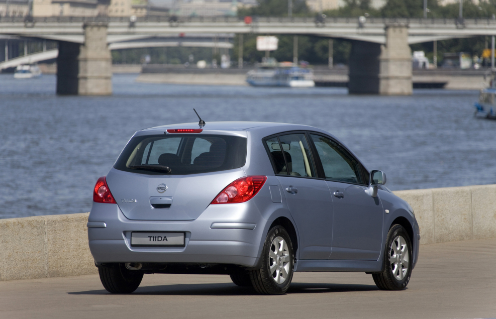 Nissan Tiida 1