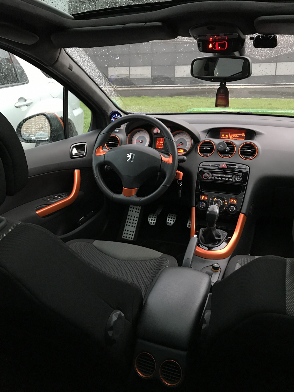 Peugeot 308 салон