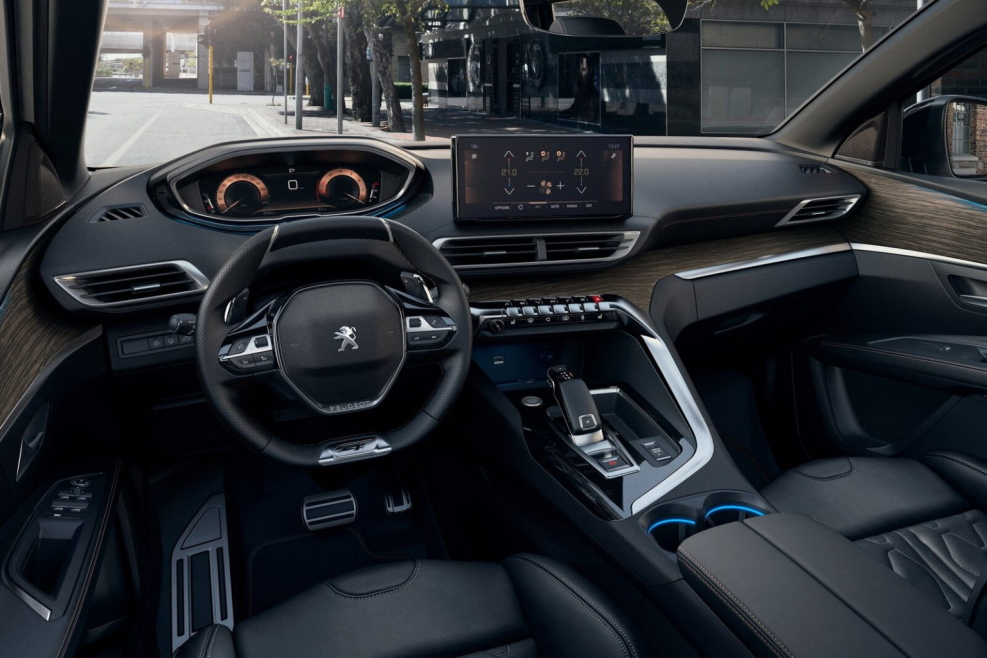 Peugeot 5008 2021 салон