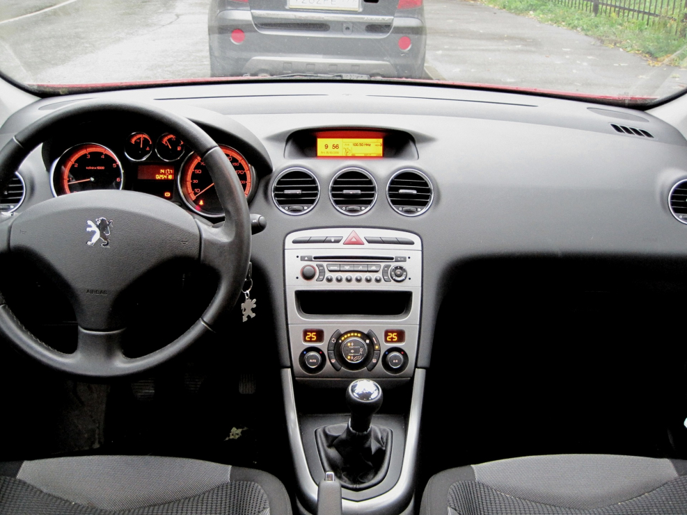 Peugeot 308 салон