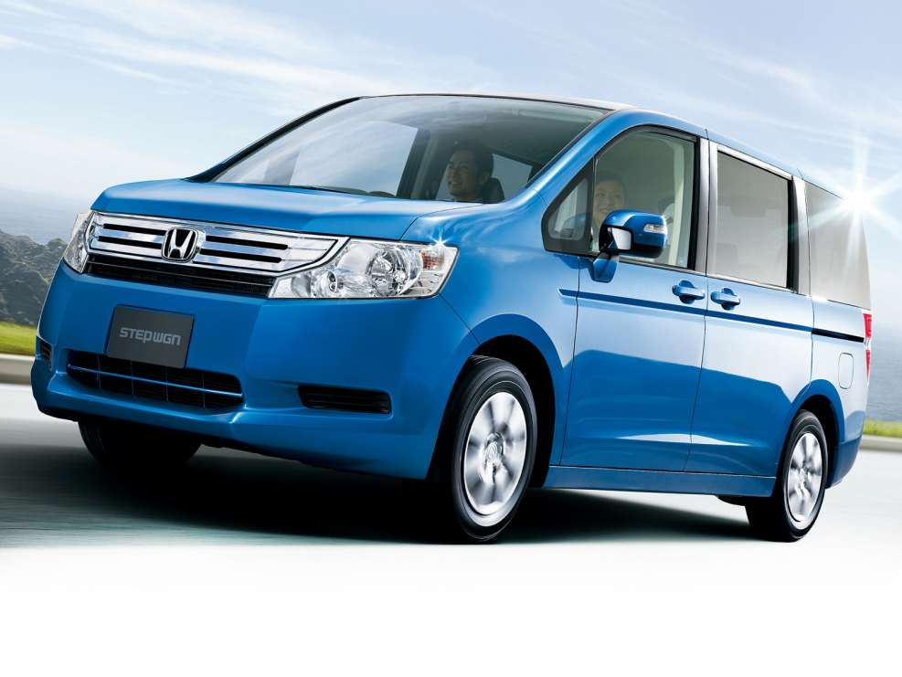 Минивэн Honda Stepwgn