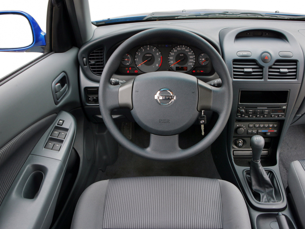Nissan Almera II (n16)