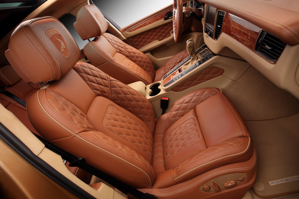 Салон машины Порше Macan