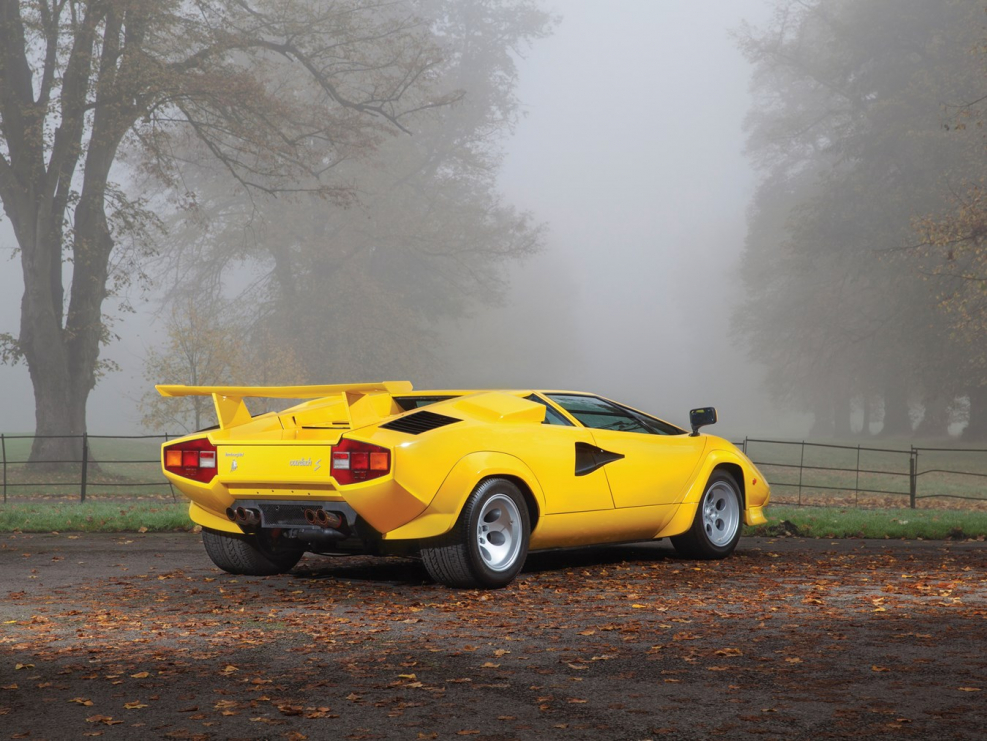 Машина Lamborghini Countach