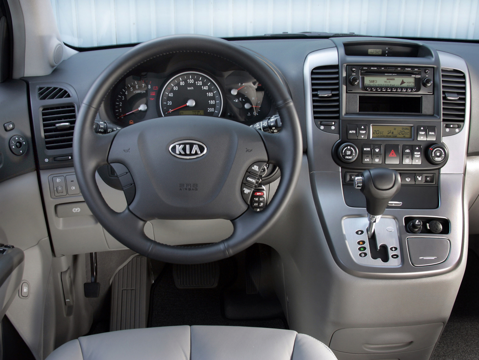 Kia Carnival 2 салон