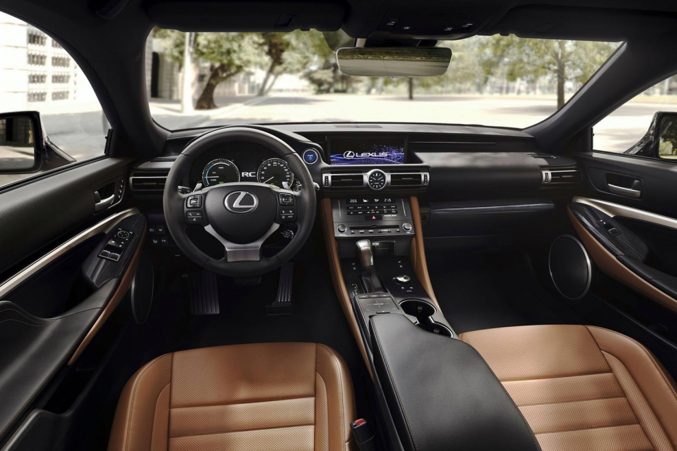 Lexus RC 300 салон