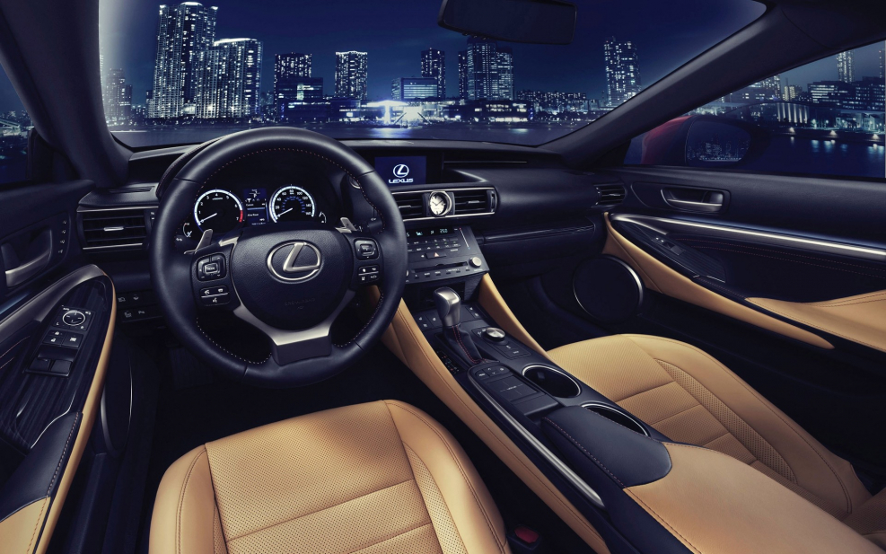 Lexus RC 350 Coupe салон