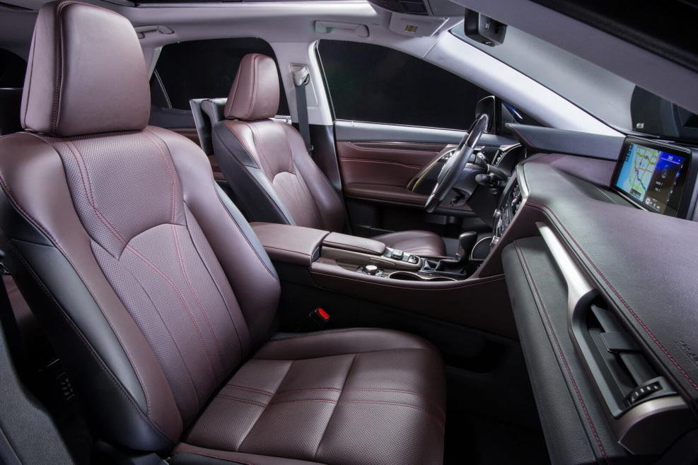 Lexus RX 200t салон