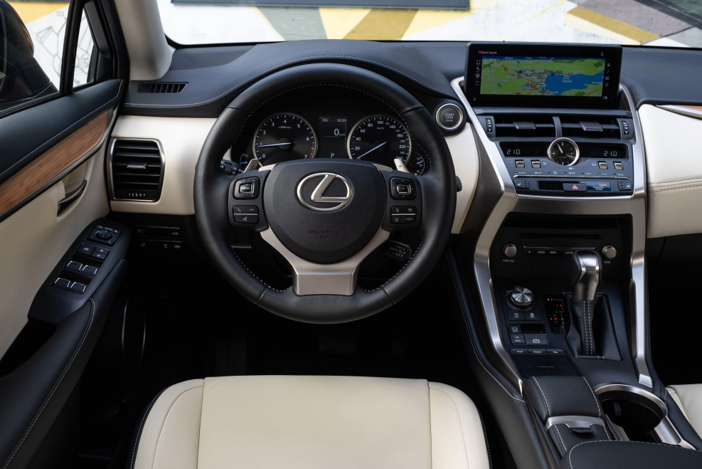 Lexus NX 200 салон 2020