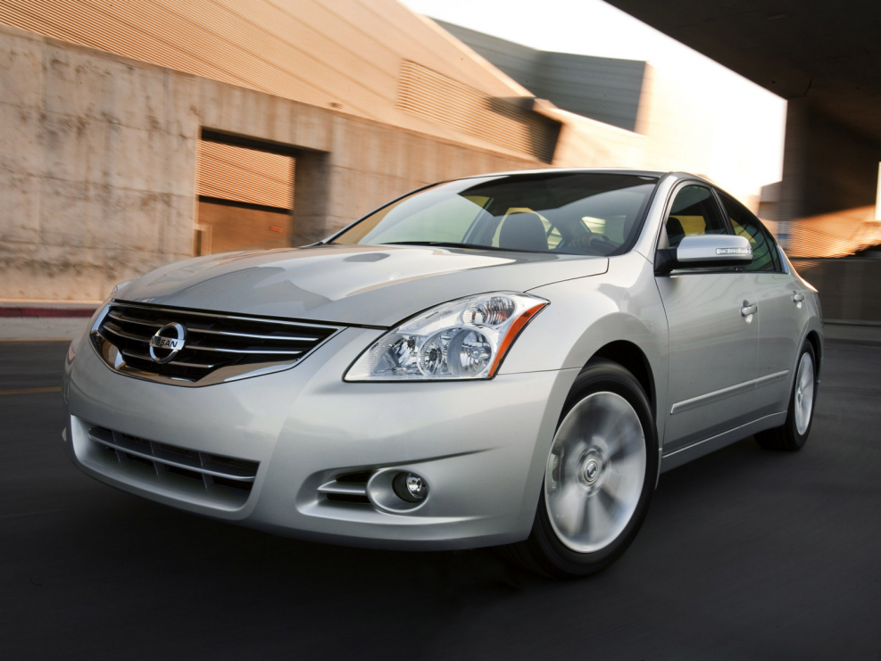 Nissan Altima 2010 седан