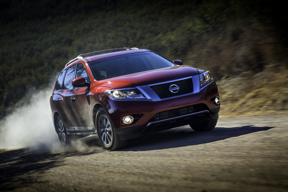 Nissan Pathfinder r52 обои