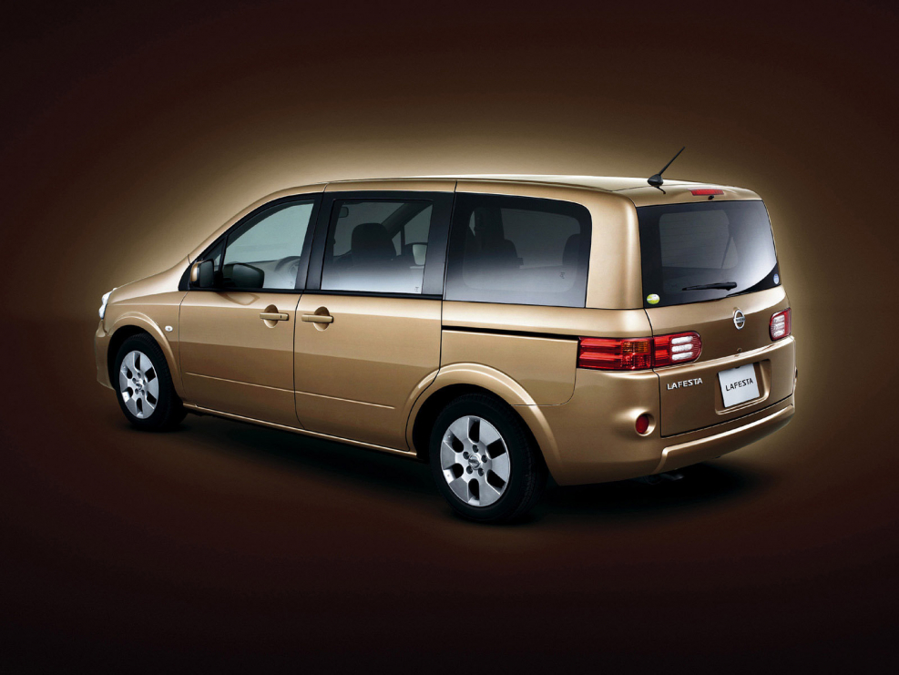Nissan Lafesta 2004