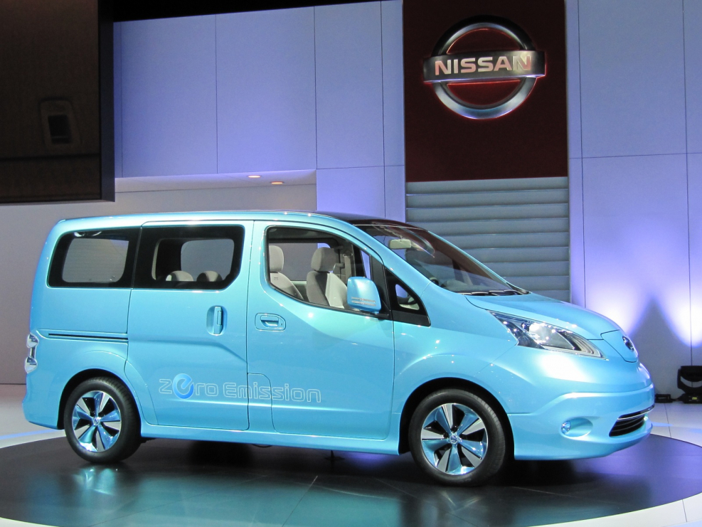 Минивэн Ниссан NV 250