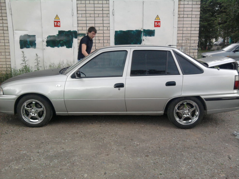 Дэу Нексия r15