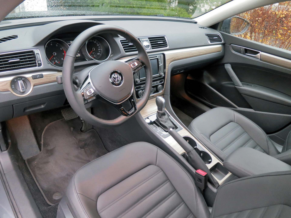 Volkswagen Passat b7 салон