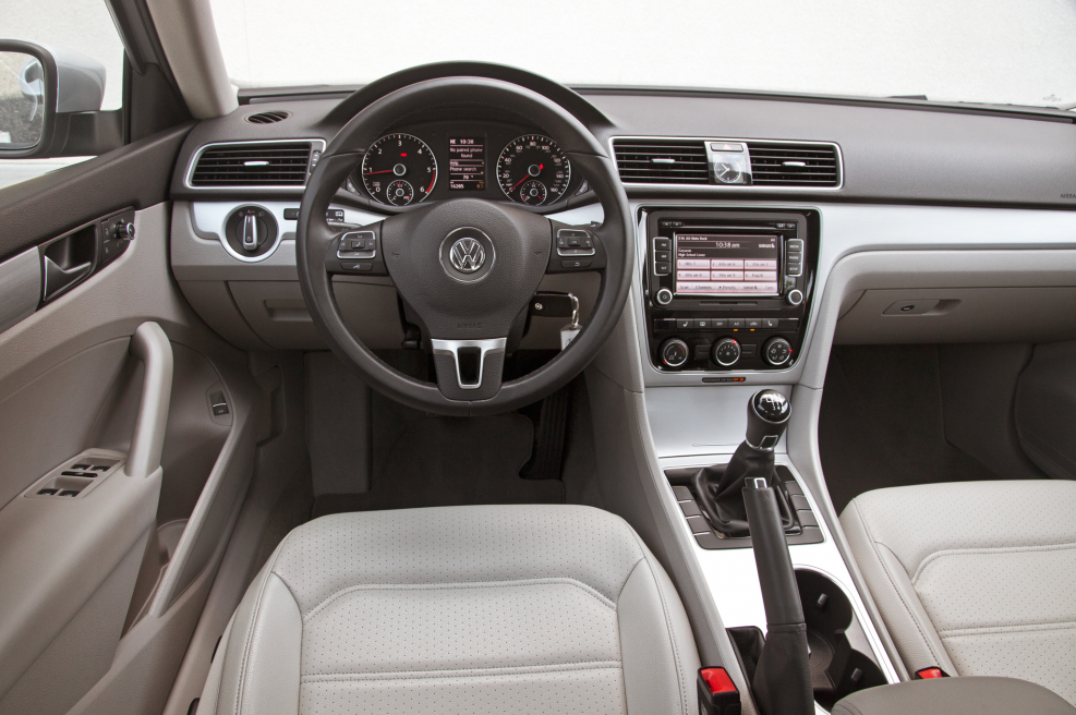 VW Passat b7 салон