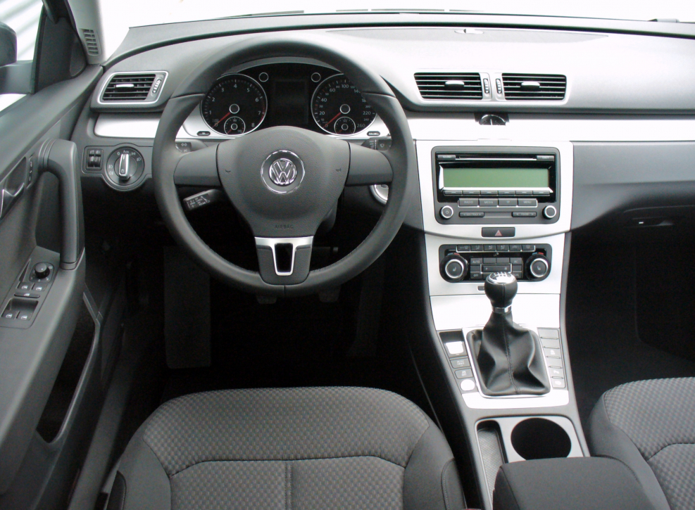 Volkswagen Passat b6 салон