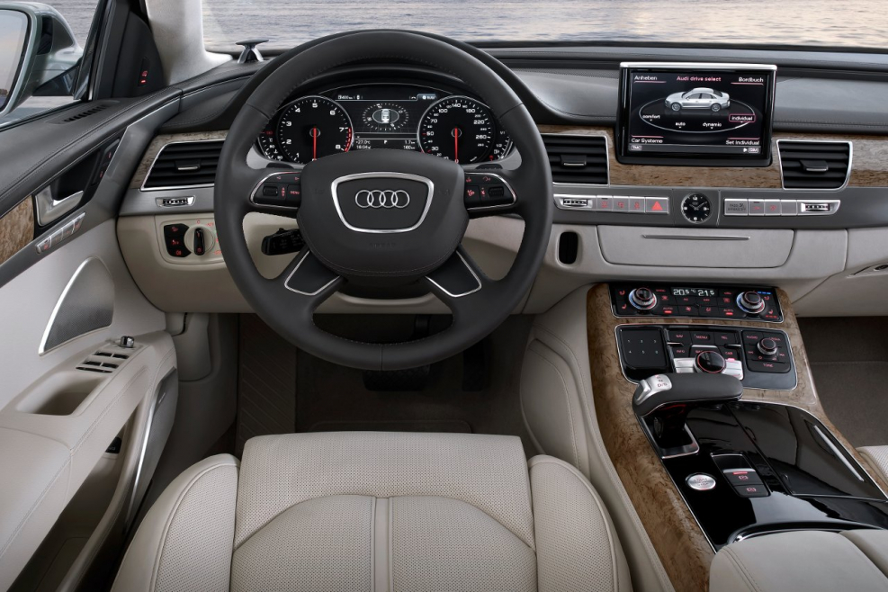 Audi a8 2011