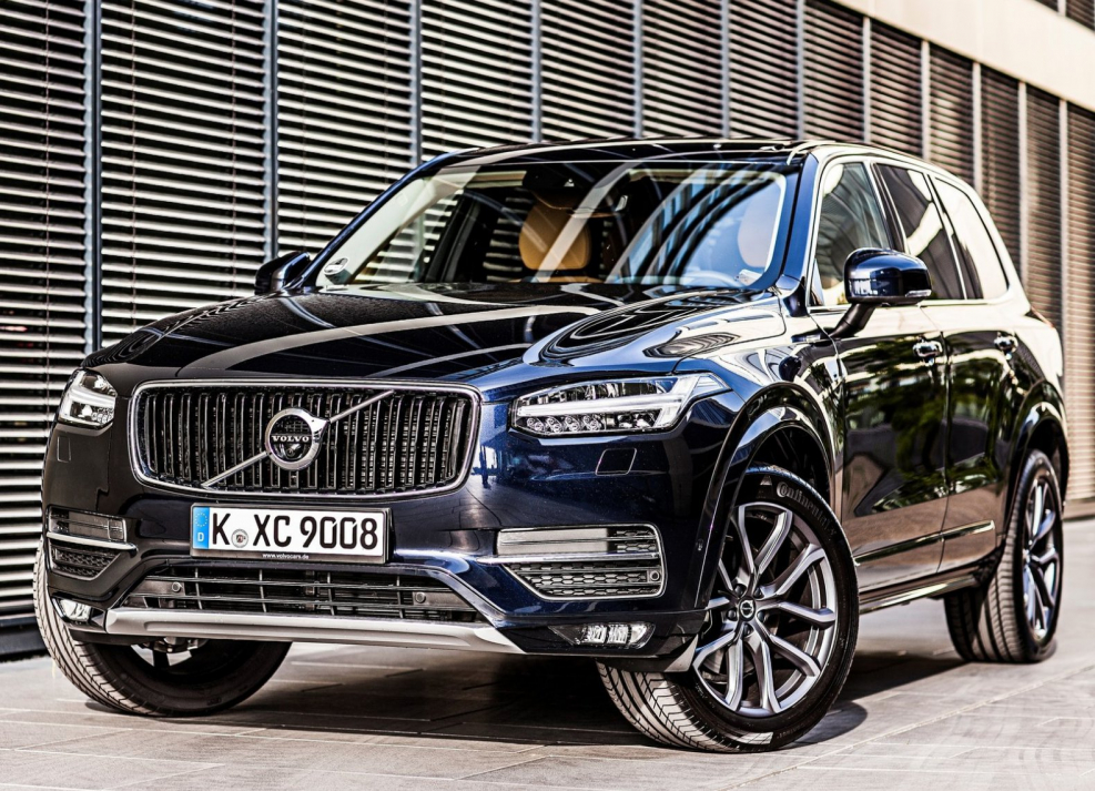 БМВ xc90 2020 года