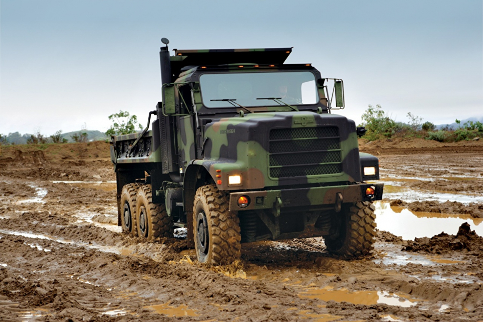 Oshkosh MTVR 6x6 самосвал 216