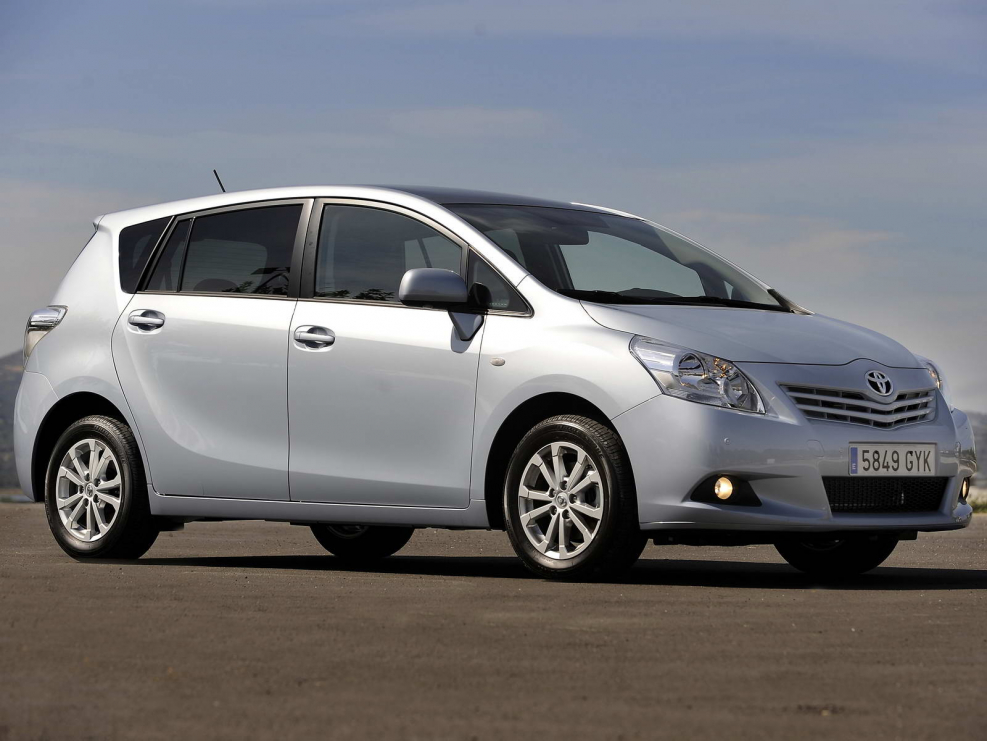 Toyota Verso-s 2011