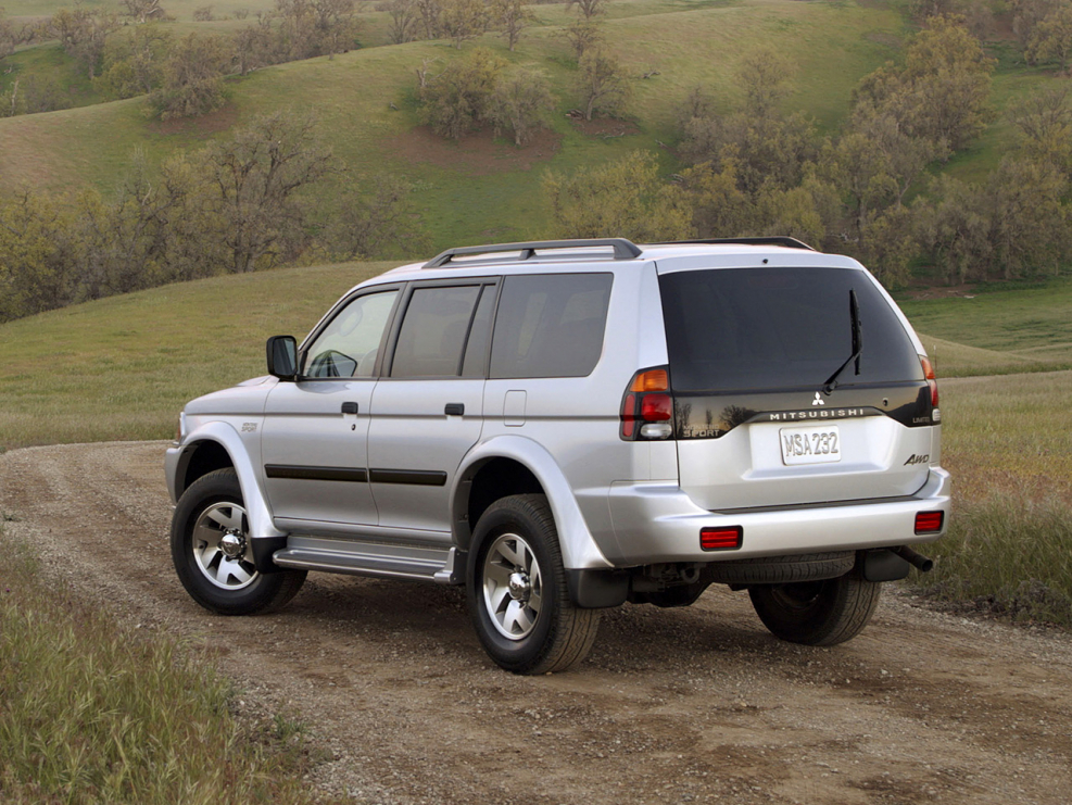 Mitsubishi Pajero Sport 1