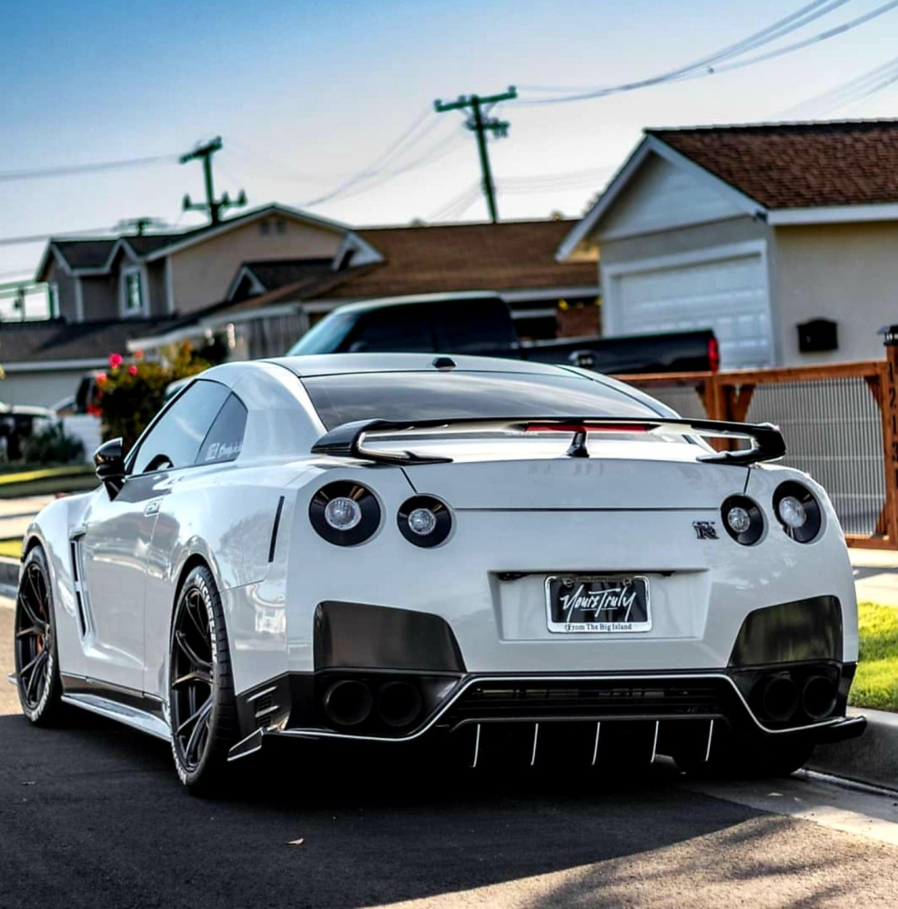 Ниссан ГТР r35
