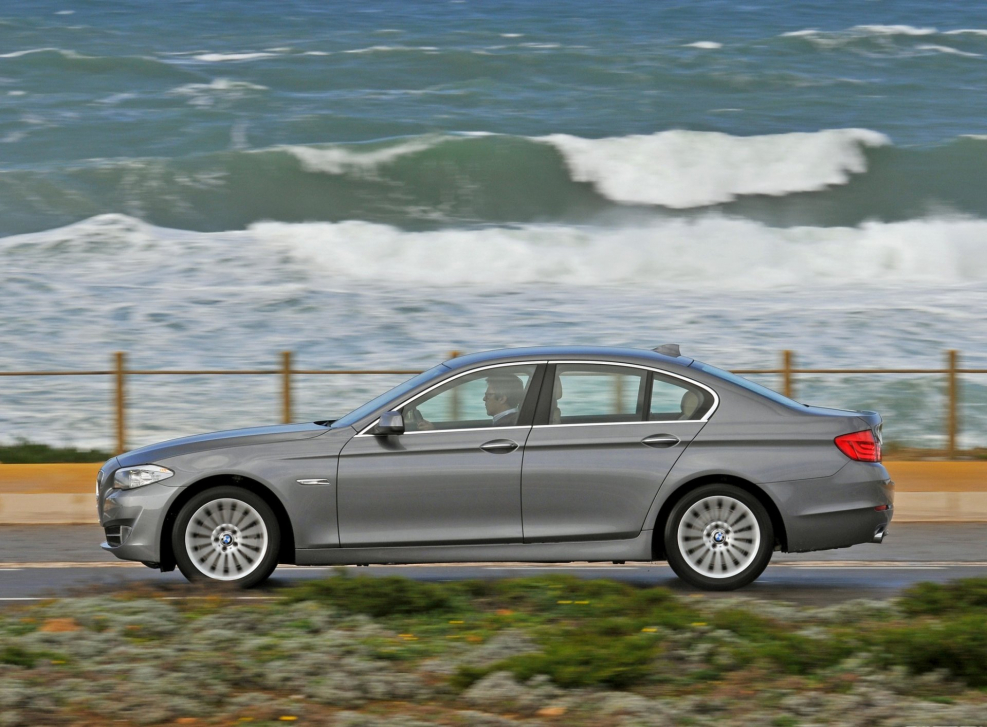 Автомобиль BMW 535i XDRIVE,