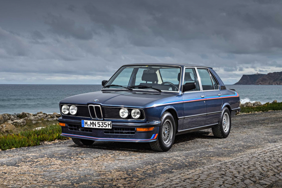 БМВ 535i салон
