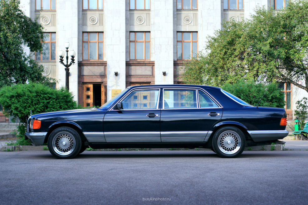 Mercedes-Benz w126 белый