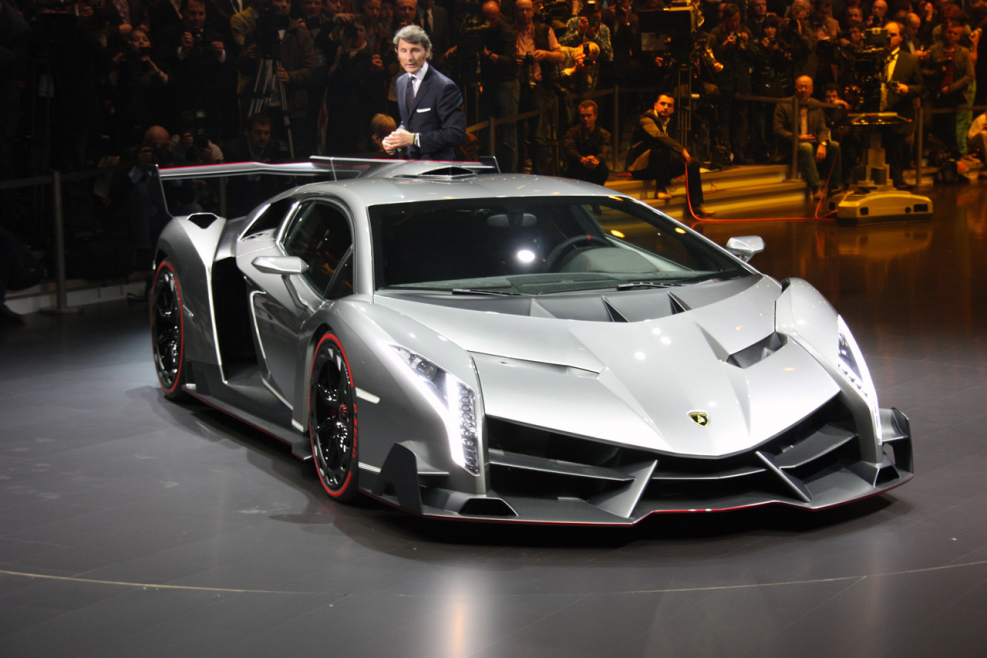 V16 Lamborghini