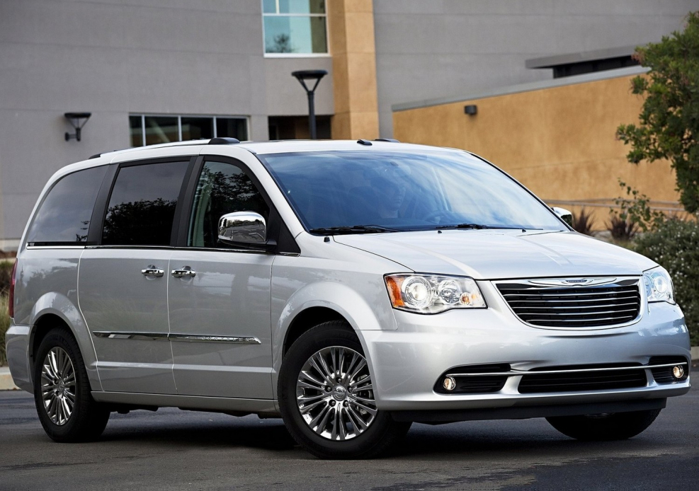 Chrysler Town Country 2011