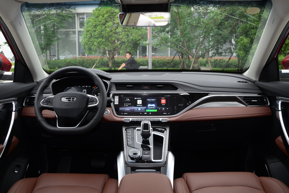 Geely Atlas 2020 салон
