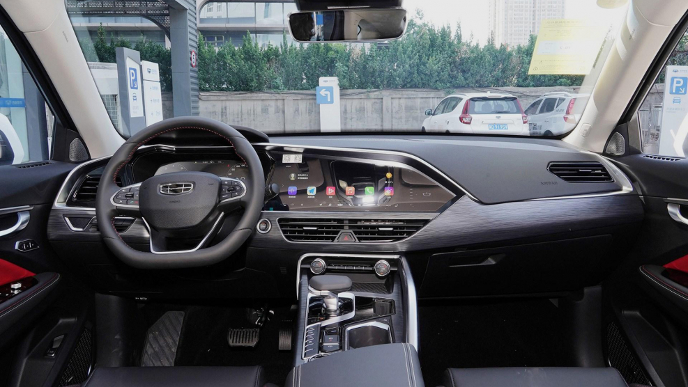 Кроссовер Geely Tugella салон