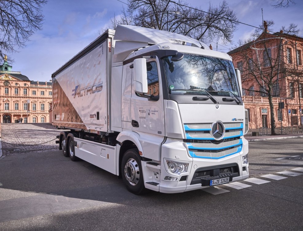 Mercedes Benz Truck