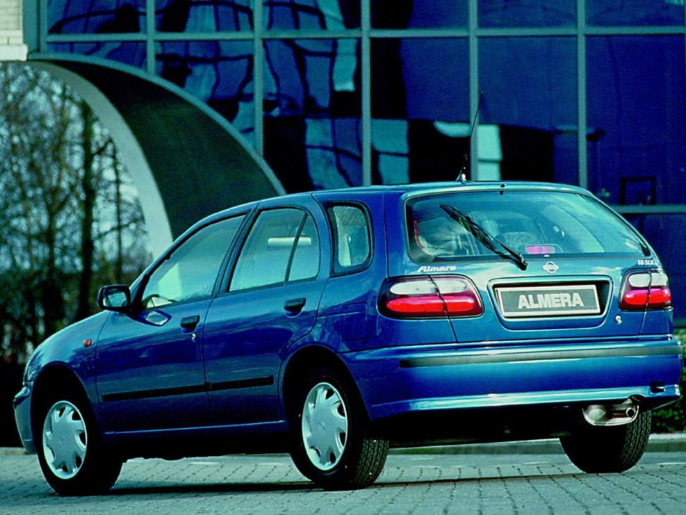 Nissan Almera хэтчбек