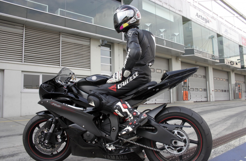 Байкер на Yamaha r6
